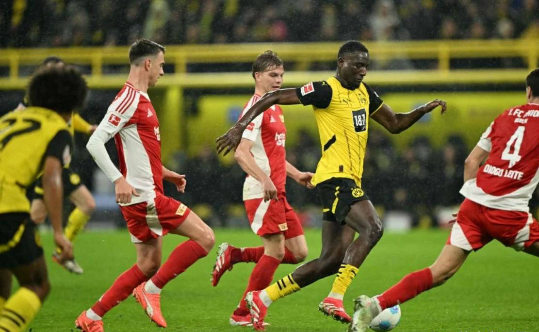 KY gaming包含今夜尼斯备战德甲；止住颓势细节曝光；媒体盛赞；数据趋势出现新变化的词条